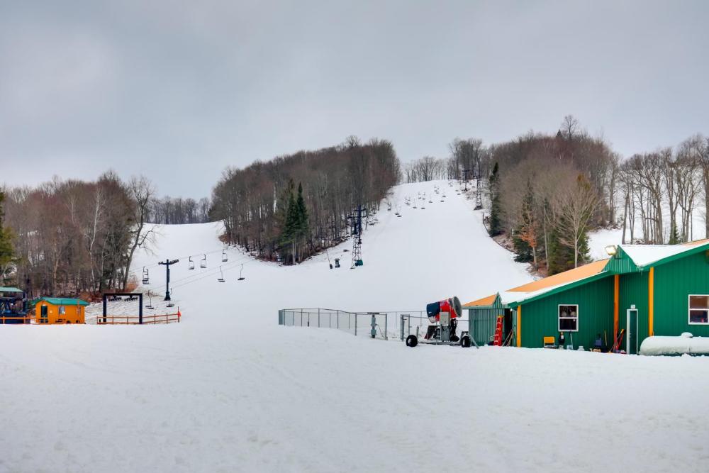 Iron River Condo with Gas Grill Near Skiing and Hiking